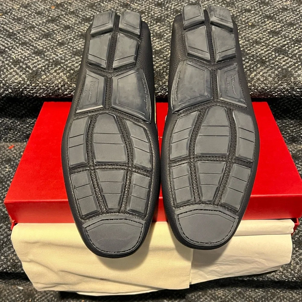 Salvatore Ferragamo Front 4 Brand New, never worn. Size 11 EE. Men’s - Picture 5 of 7